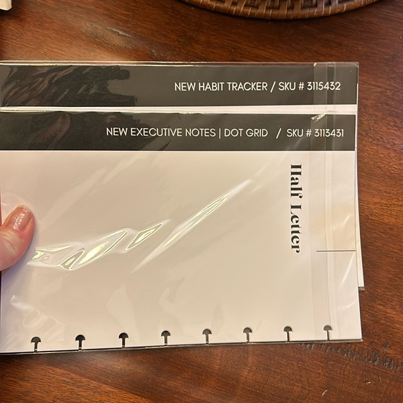 Cloth + Paper HP CLassic Planning Bundle: Executive Notes + New Habit Tracker - Picture 1 of 3